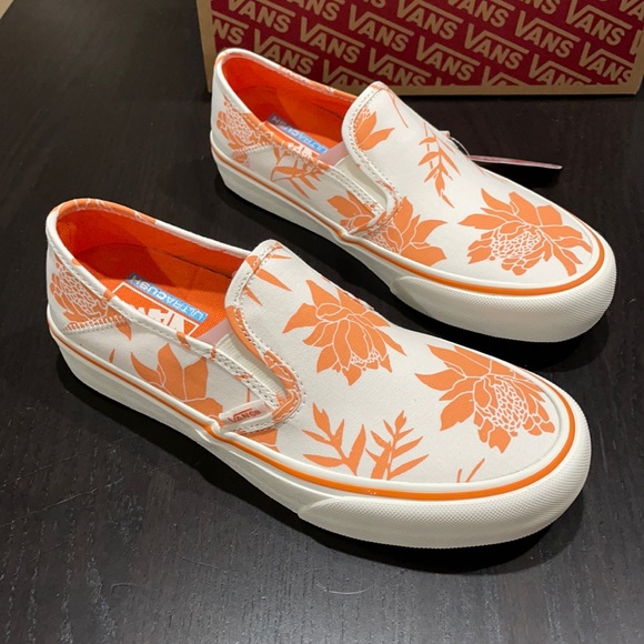 island floral slip on vans